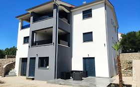 Apartments Pina